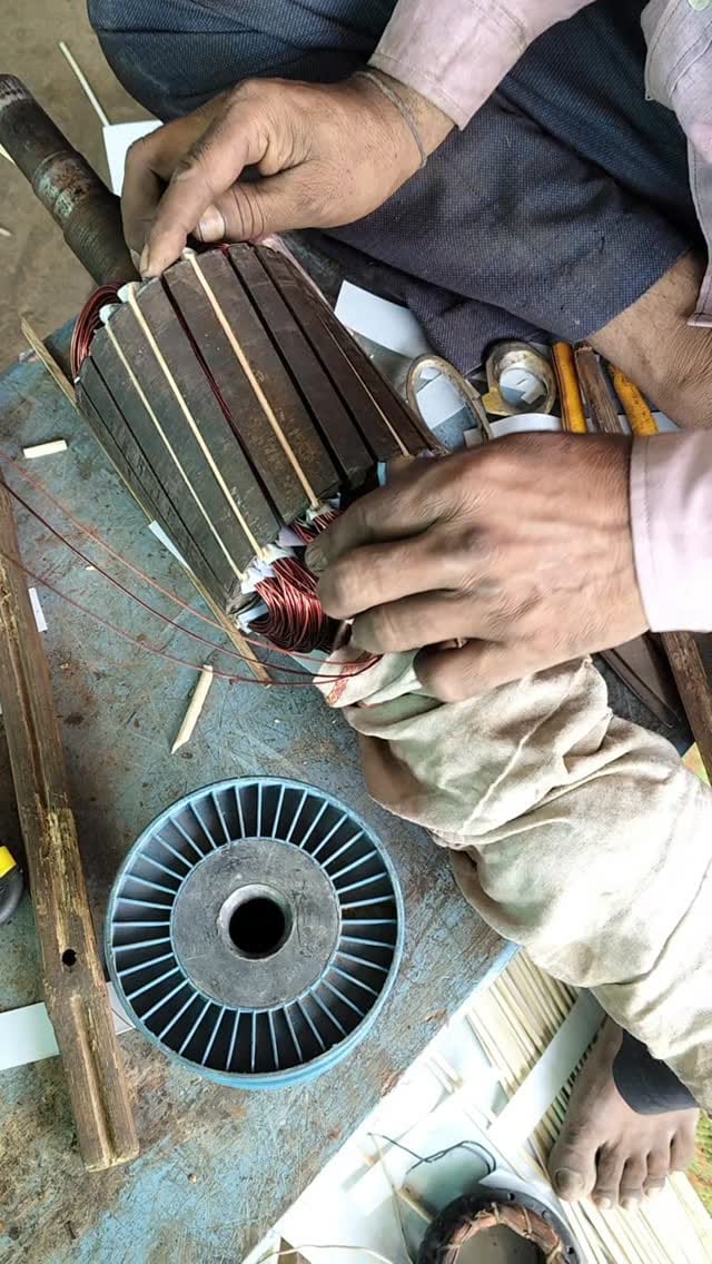 Post 5 by Anshul Kurmi on Instagram (video)