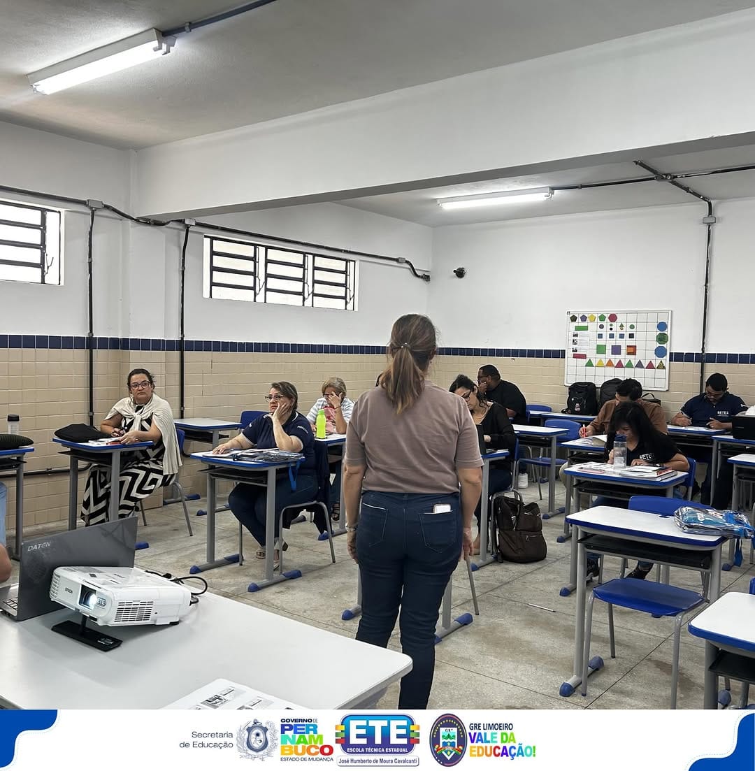 Post 1 by Escola Técnica Limoeiro on Instagram (carousel)