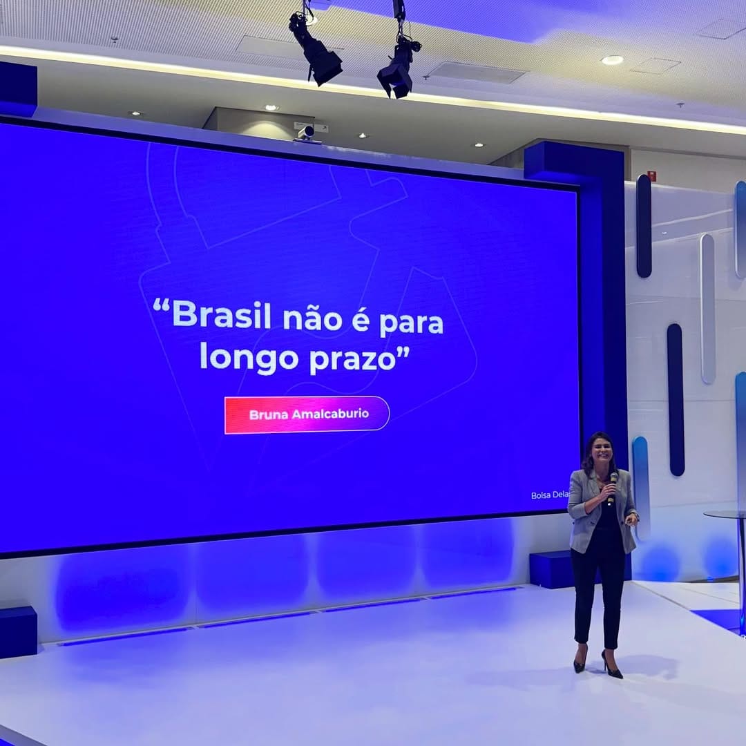 Post 9 by Bruna Amalcaburio on Instagram (carousel)