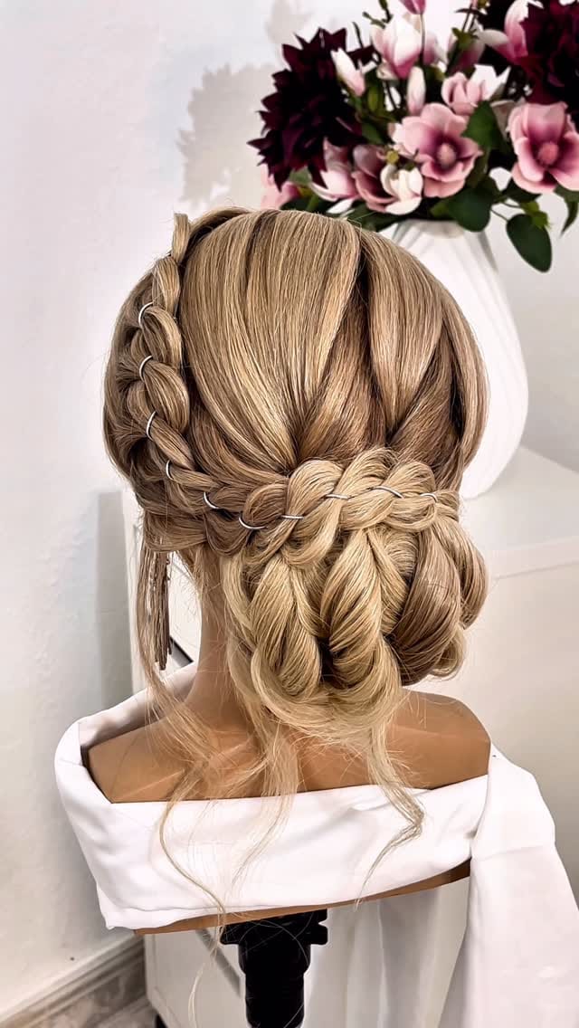 Post 5 by Natasha Lisnic | Hair Education on Instagram (video)