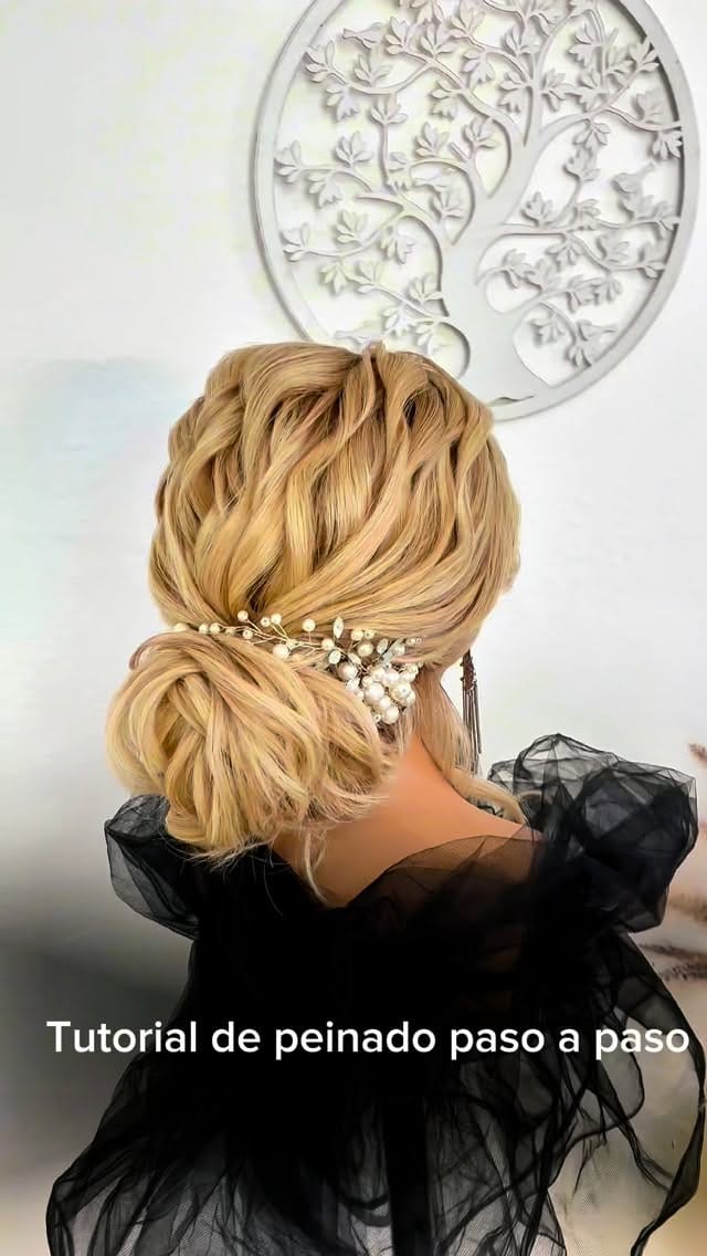 Post 6 by Natasha Lisnic | Hair Education on Instagram (video)