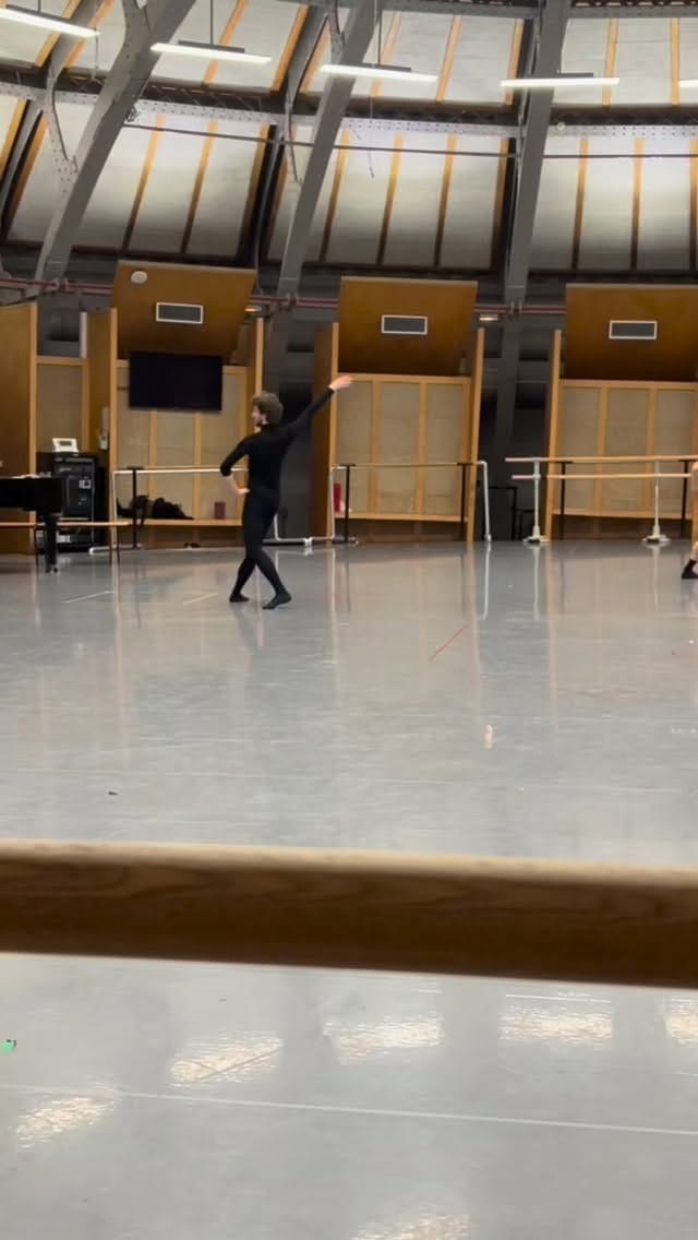 Post 8 by Rubens Simon on Instagram (video)