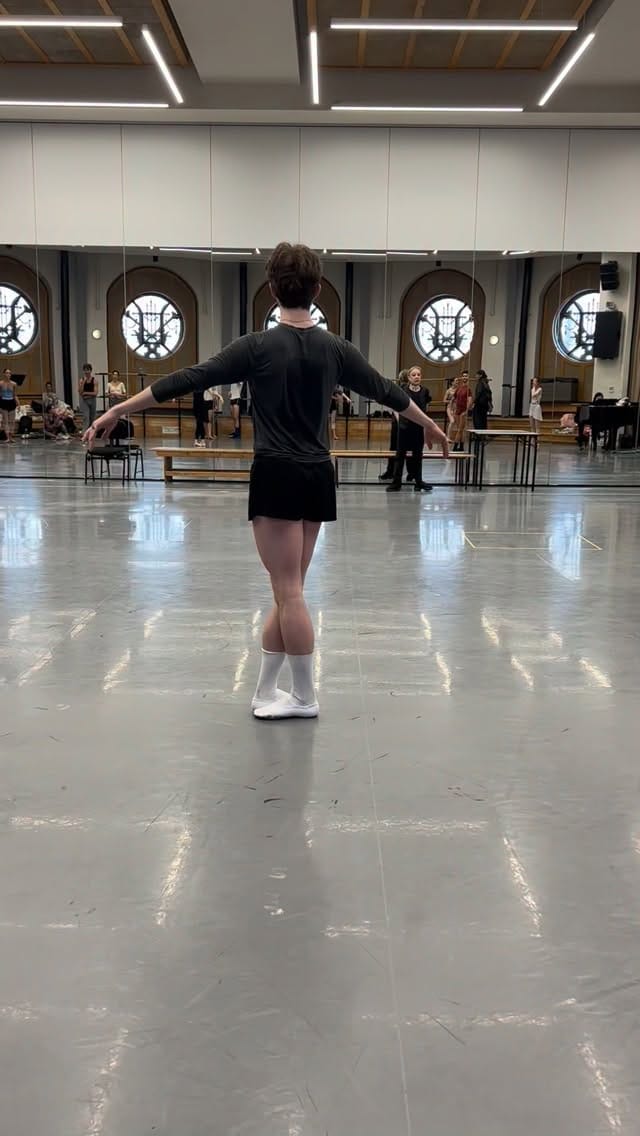 Post 10 by Rubens Simon on Instagram (video)