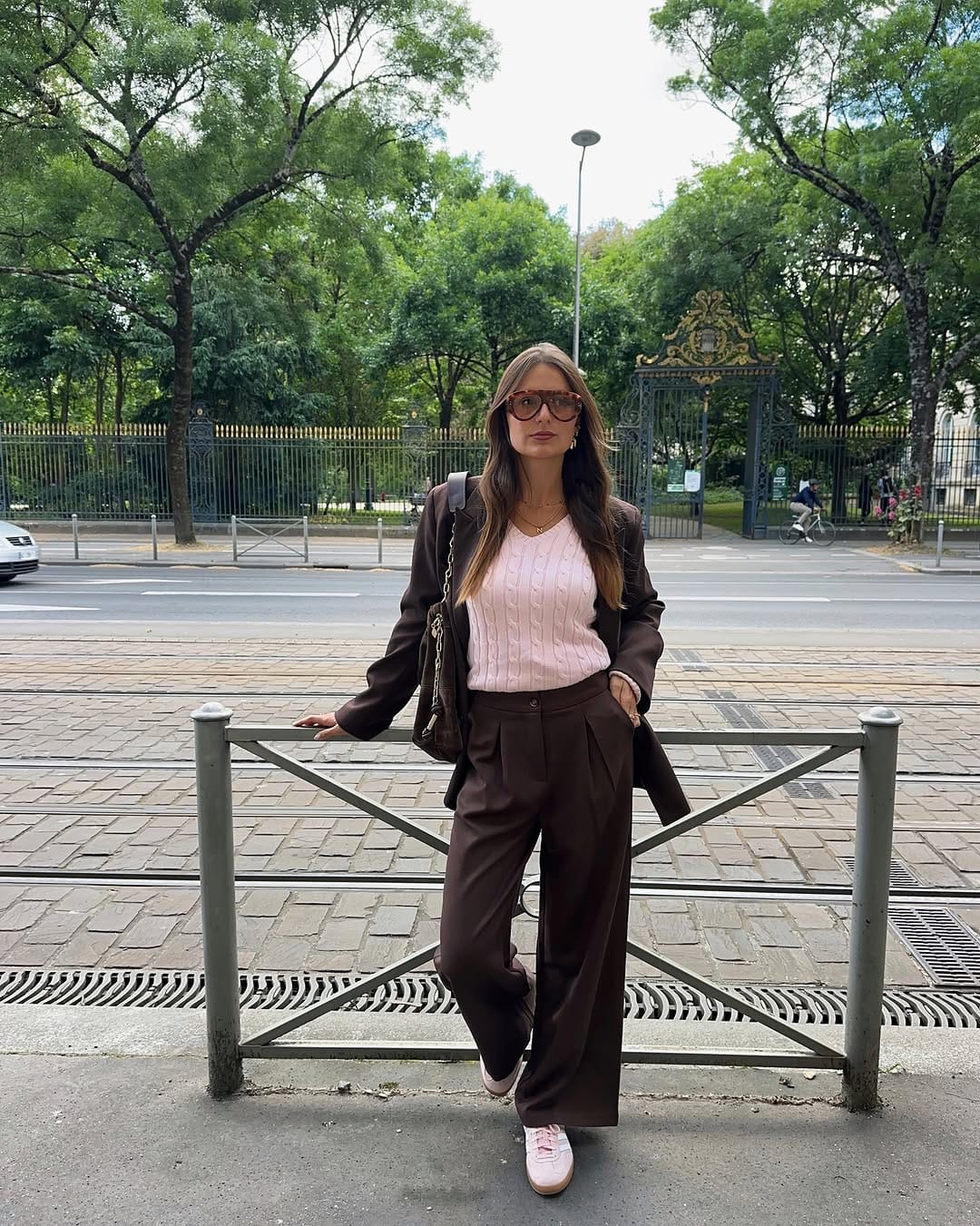 Post 5 by Lola Courbet on Instagram (carousel)