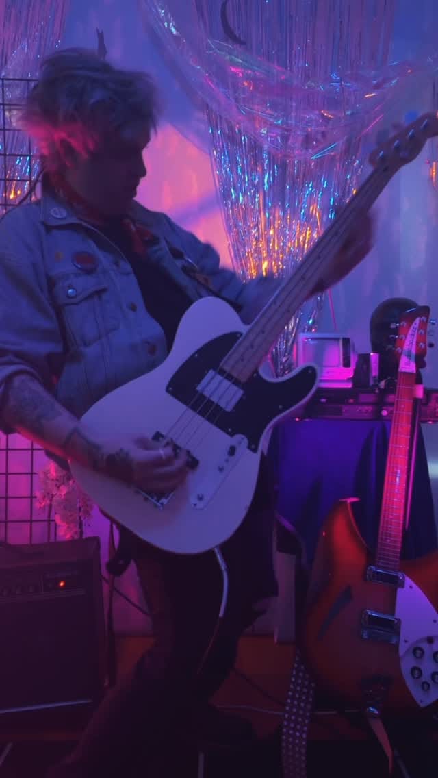 Post 4 by Sculpture Club on Instagram (video)