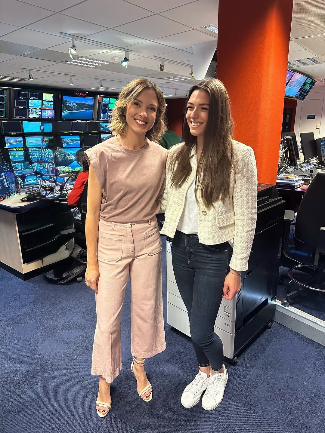 Post 1 by LÉA 🦋 on Instagram (carousel)