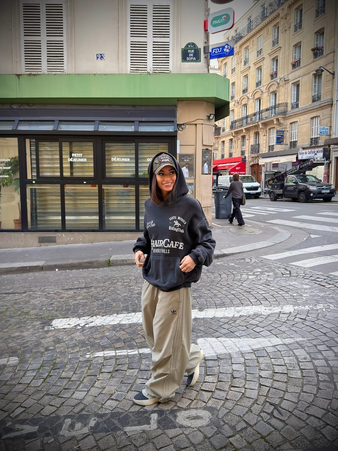 Post 8 by ℳ𝑒𝓇𝓎𝓁 ℳ𝑜𝓊𝓇𝒸𝒽𝑜𝓊 on Instagram (carousel)