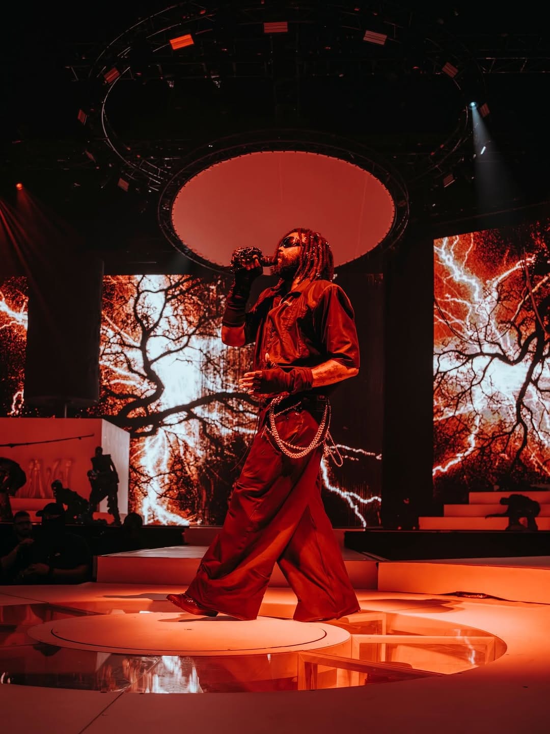 Post 5 by Le Rappeur Damso on Instagram (carousel)