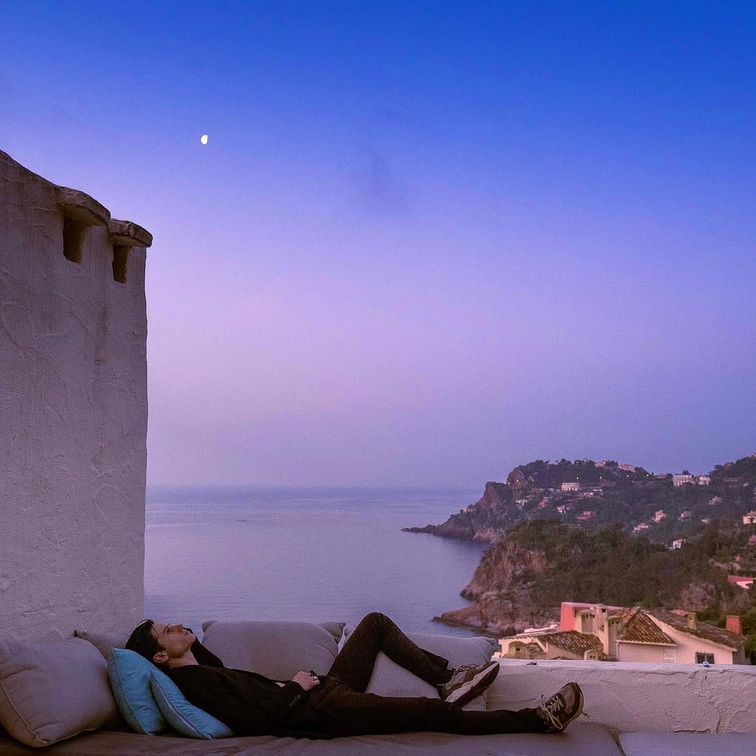 Post 9 by Christophe Bedes on Instagram (image)