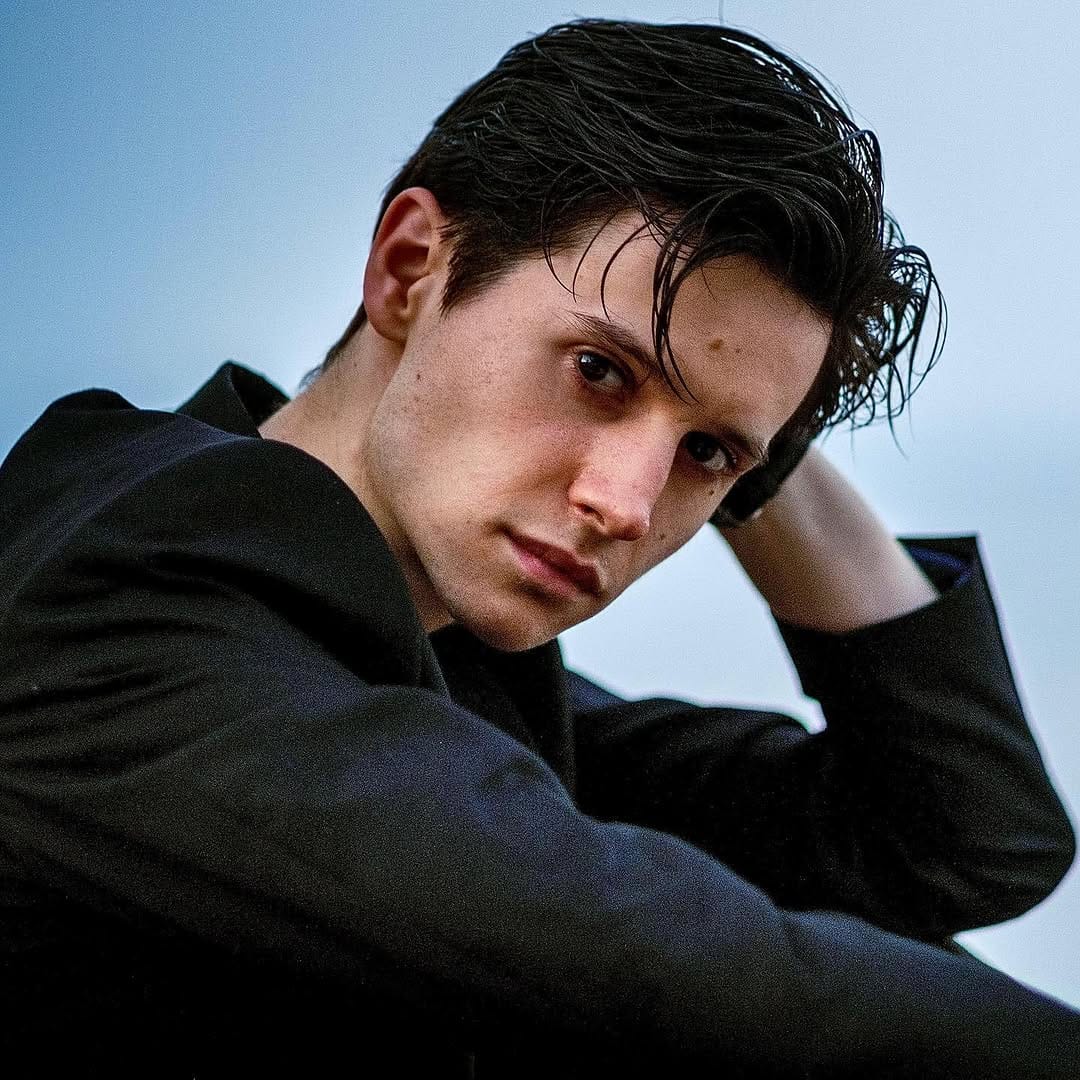 Post 8 by Christophe Bedes on Instagram (image)