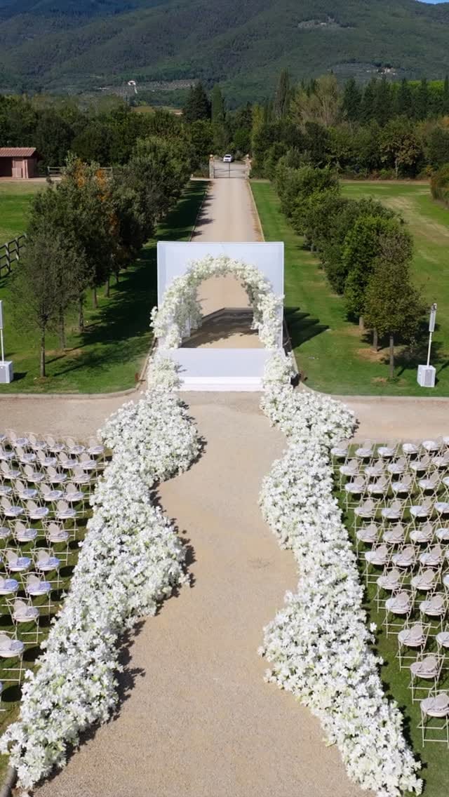 Post 6 by Paris wedding videographer on Instagram (video)