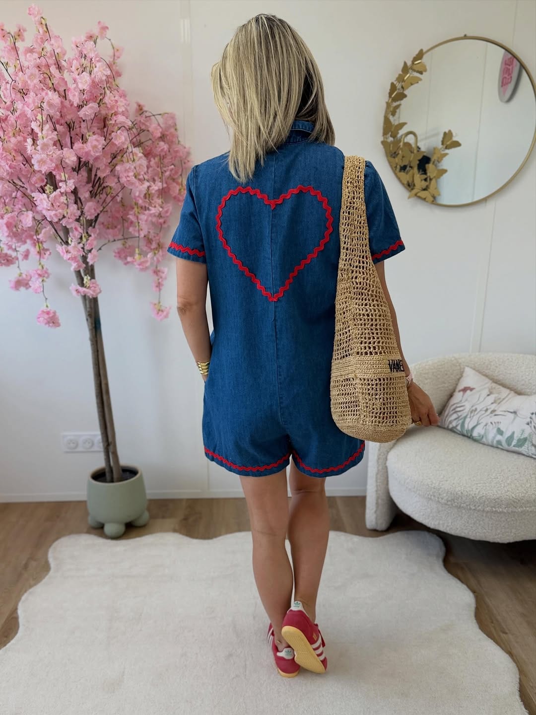 Post 3 by Sarah Dizant - Outfit - Deco on Instagram (carousel)