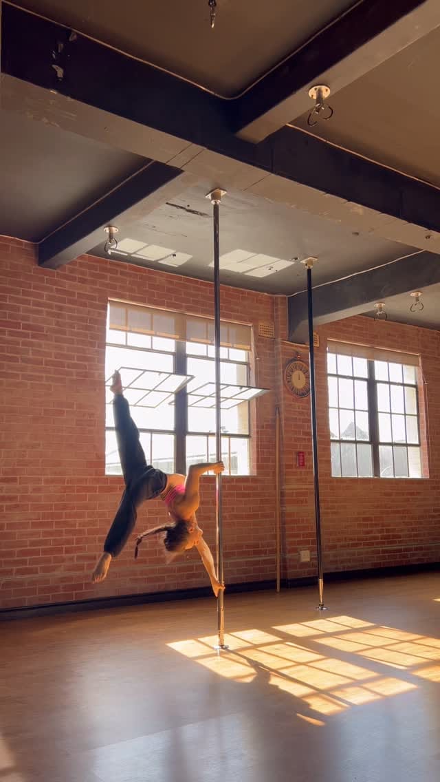 Post 3 by •Ashley Wolffe• on Instagram (video)