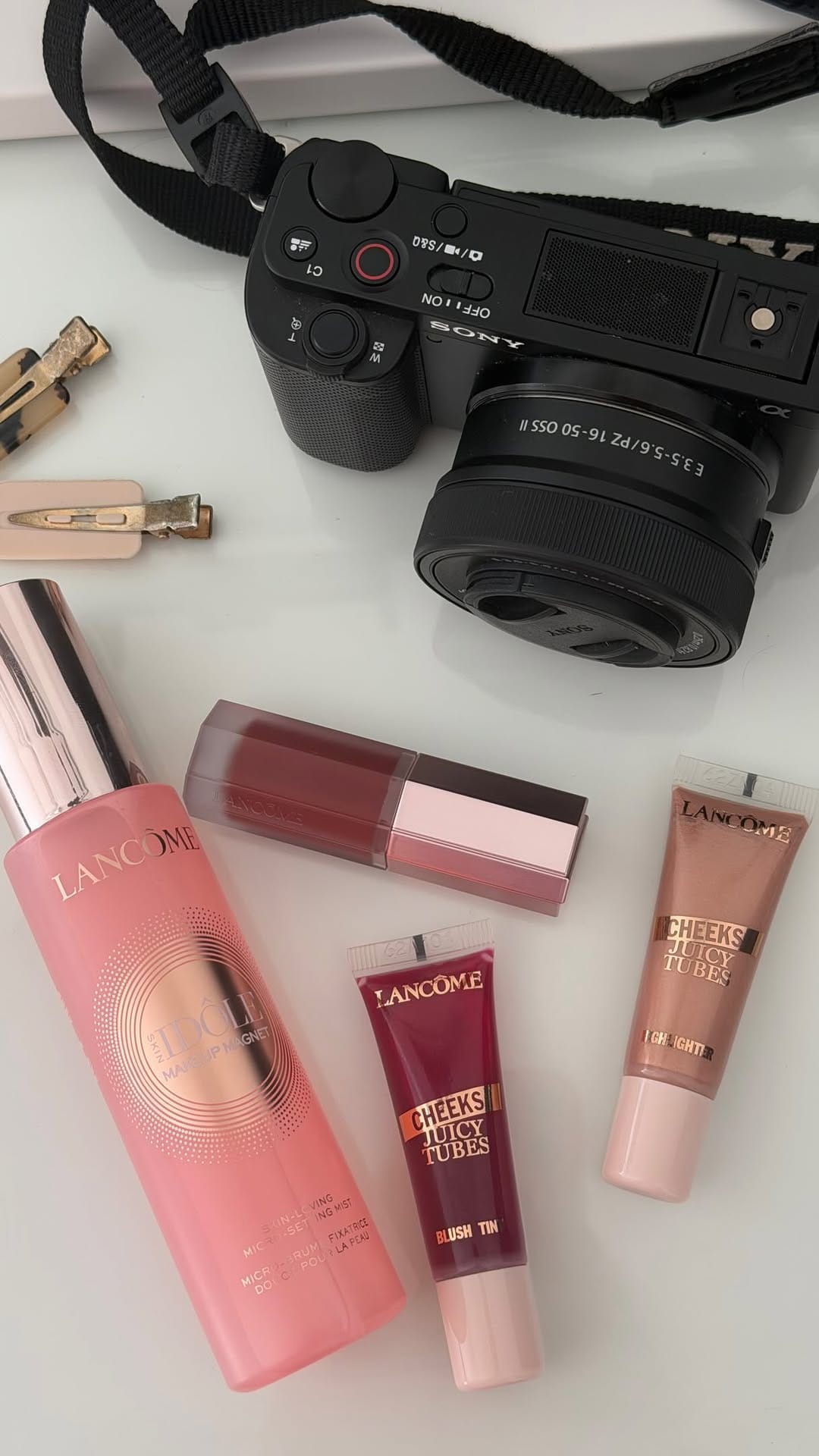 Post 1 by Kahina, Aïcha Tahri Cella on Instagram (video)