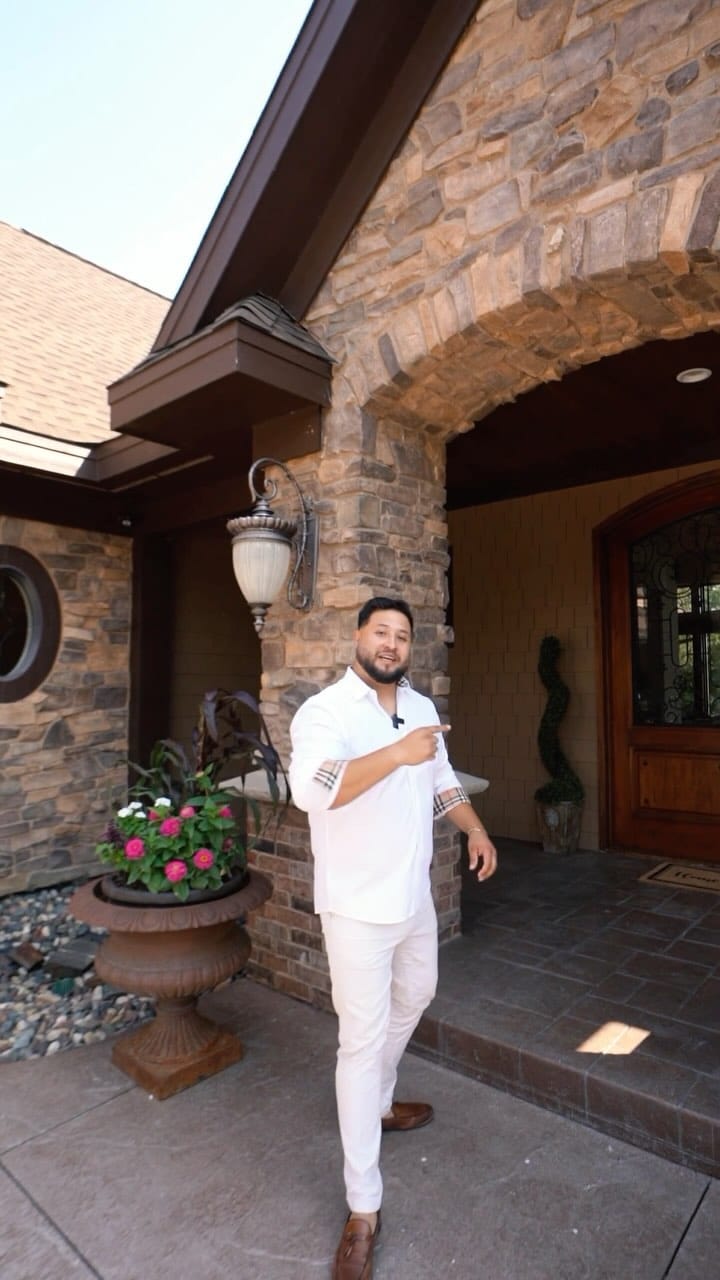 Post 10 by Miguel Lopez on Instagram (video)