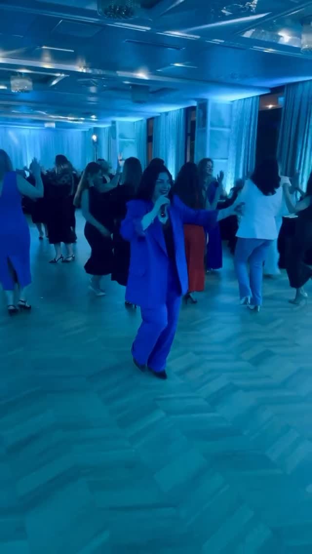 Post 8 by Megi Laska on Instagram (video)