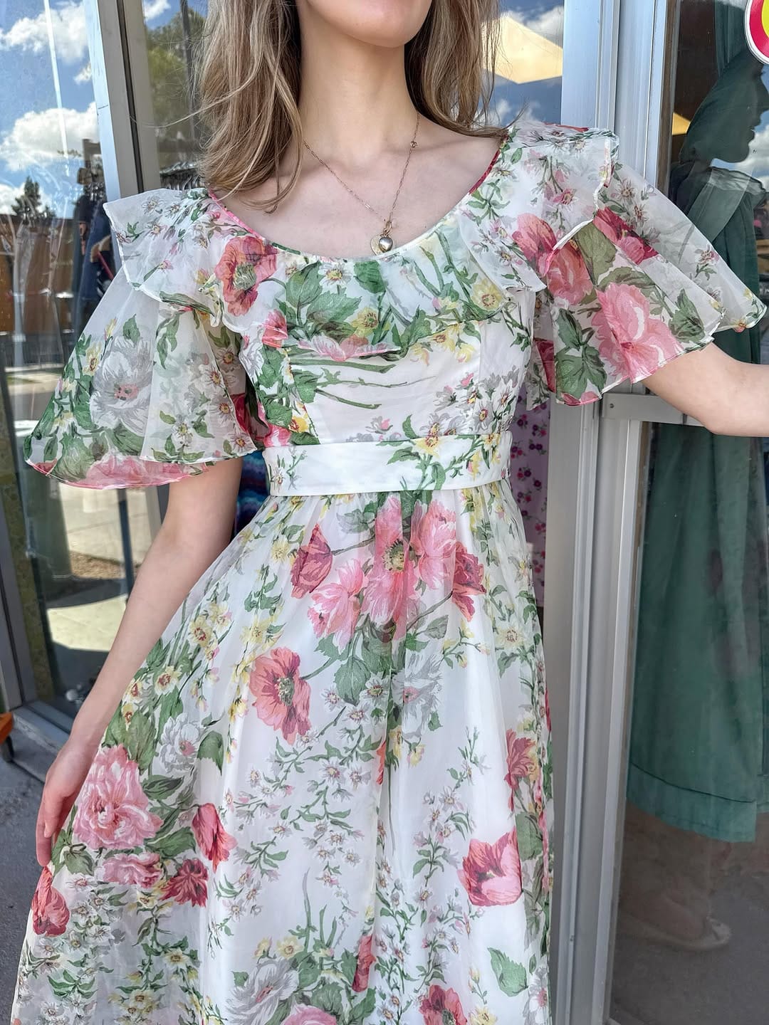 Post 10 by LUXIE VINTAGE on Instagram (image)
