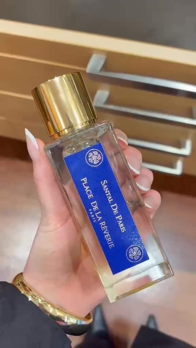 Post 6 by Parfumerie de l'Opéra on Instagram (video)