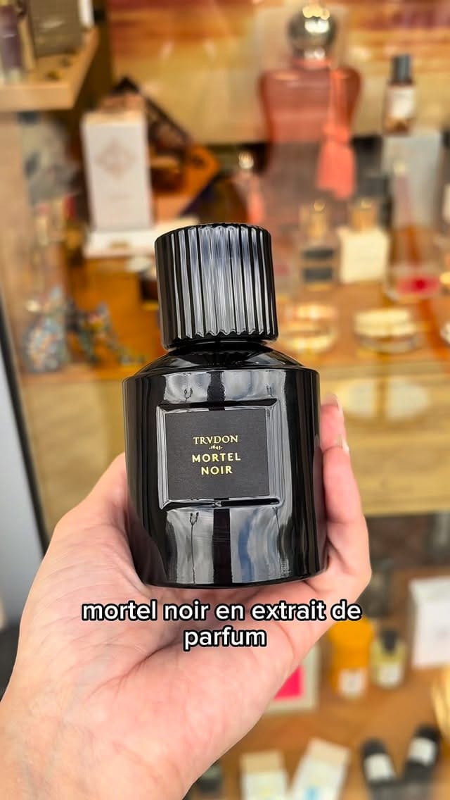Post 9 by Parfumerie de l'Opéra on Instagram (video)