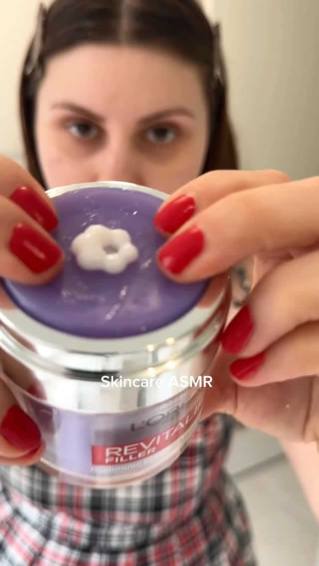 Post 7 by Liana ✨ Liana Tries Makeup on Instagram (video)