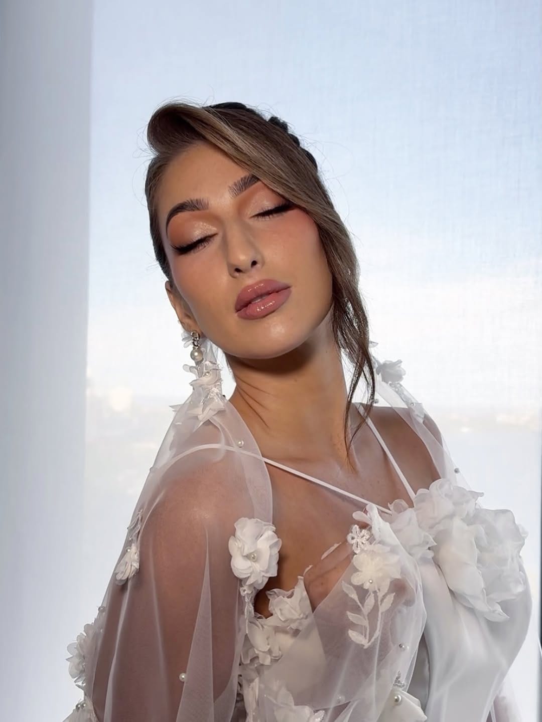Post 4 by ALEX BRONWYN | PERTH MAKEUP ARTIST on Instagram (carousel)