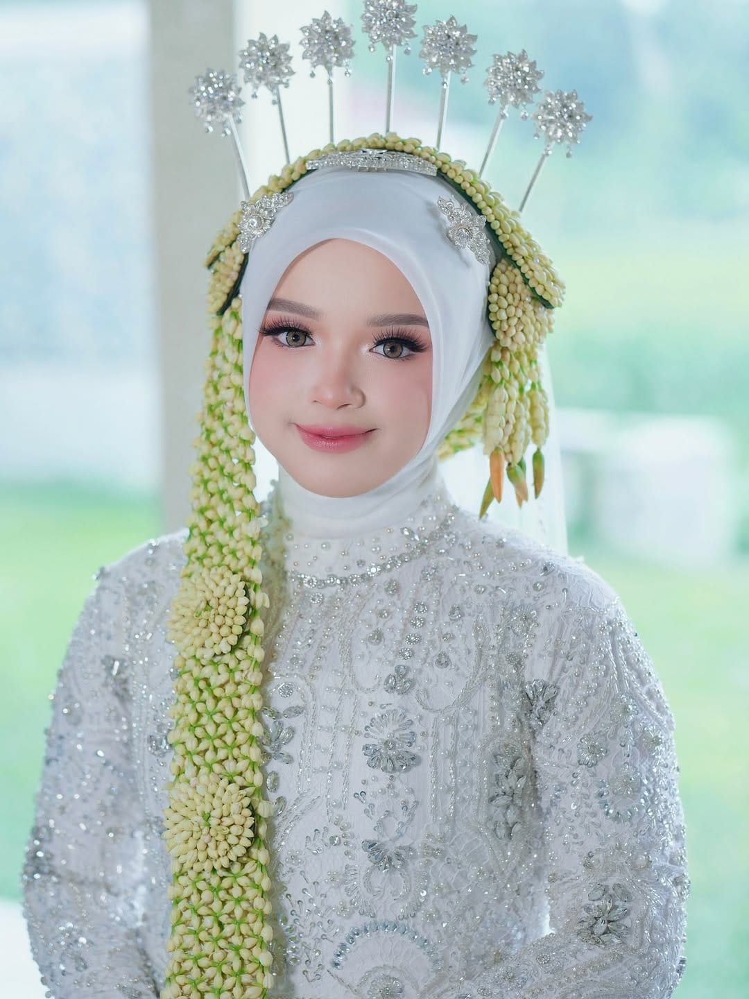 Post 1 by Tisa RatisaMakeup on Instagram (carousel)