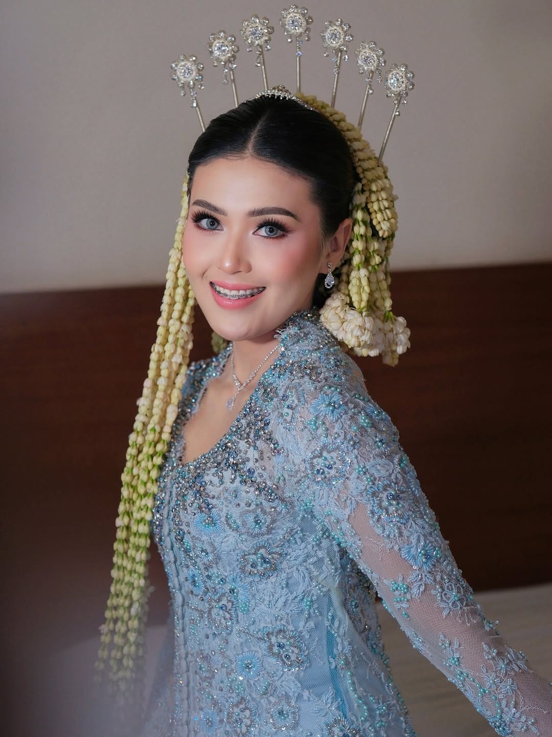 Post 3 by Tisa RatisaMakeup on Instagram (carousel)