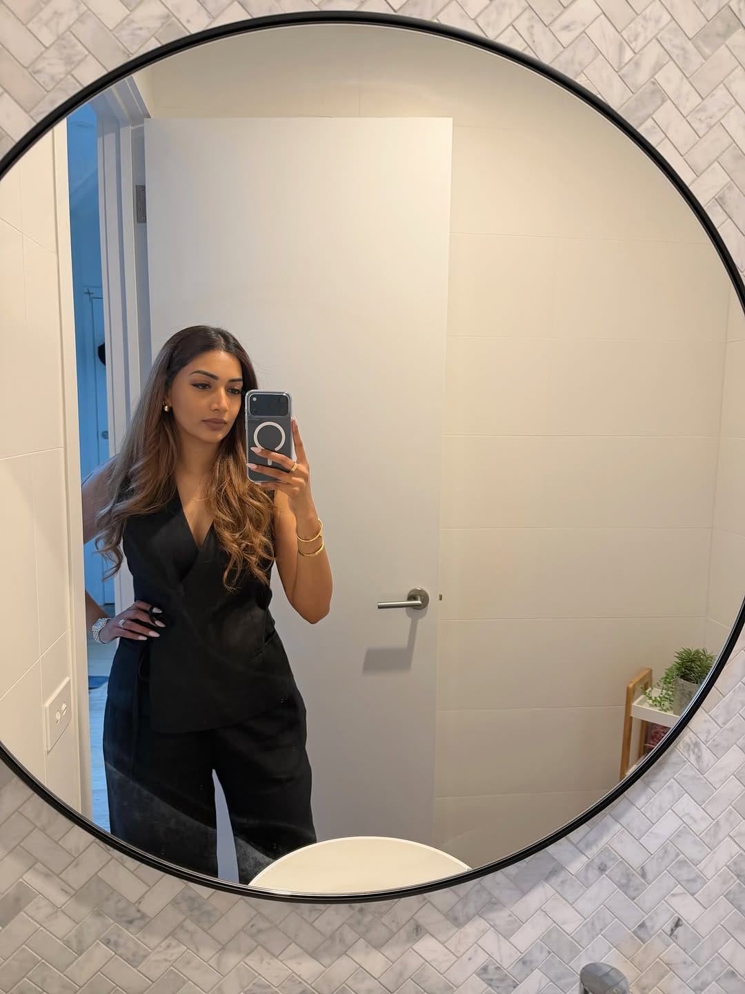 Post 3 by 𝐌𝐀𝐑𝐈𝐀𝐍𝐍𝐄 𝐏𝐀𝐆𝐄 on Instagram (carousel)