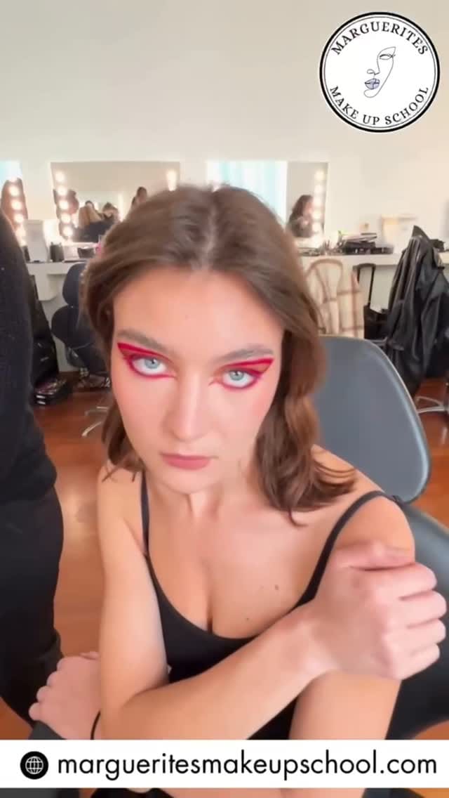 Post 4 by Make-Up School In Lucerne on Instagram (video)