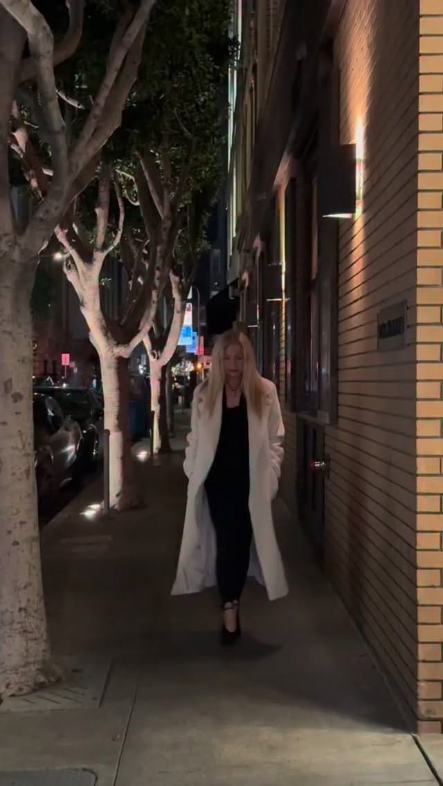 Post 4 by Sonya Molodetskaya on Instagram (video)