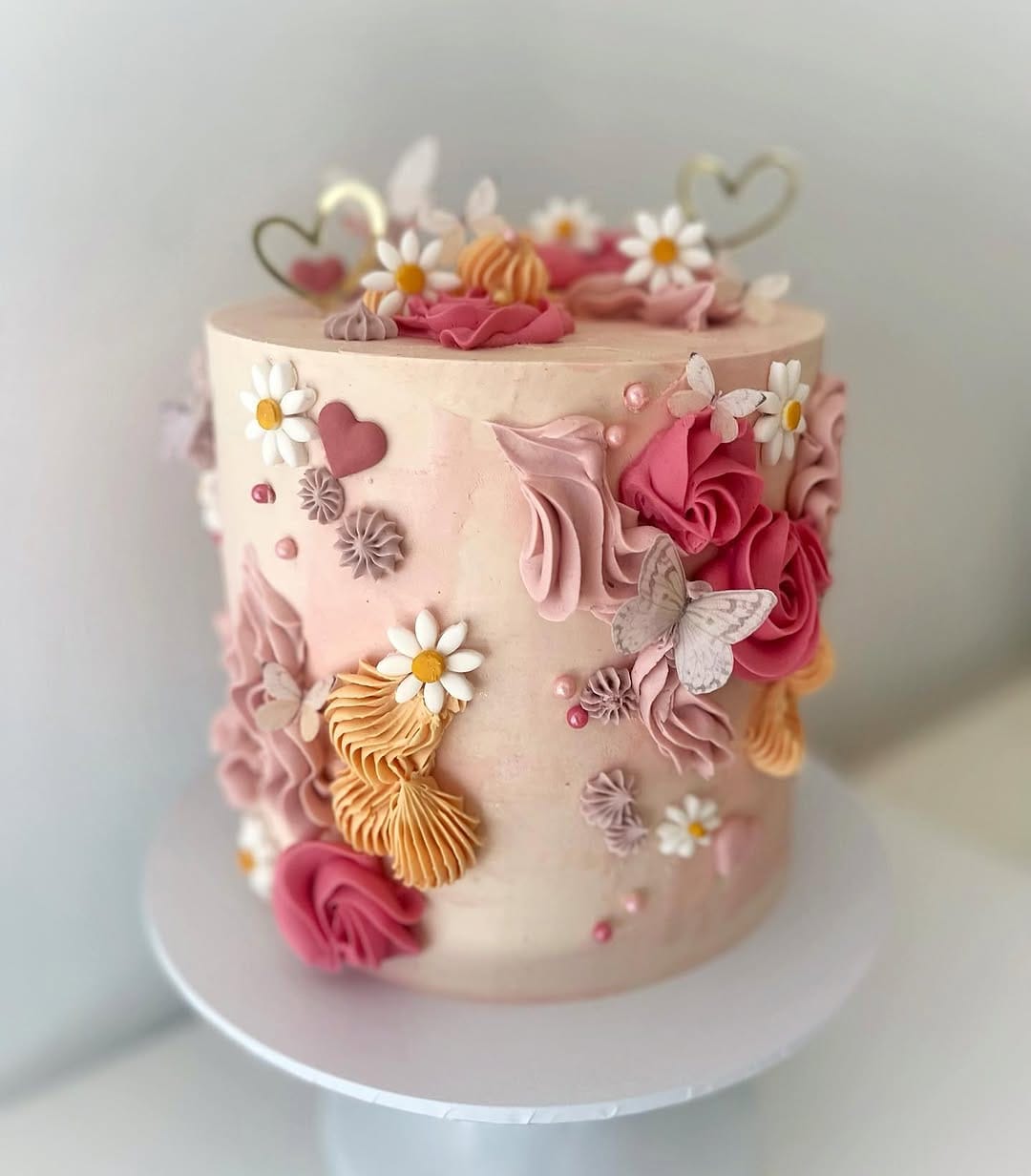 Post 1 by @cakesbydesiree on Instagram (image)