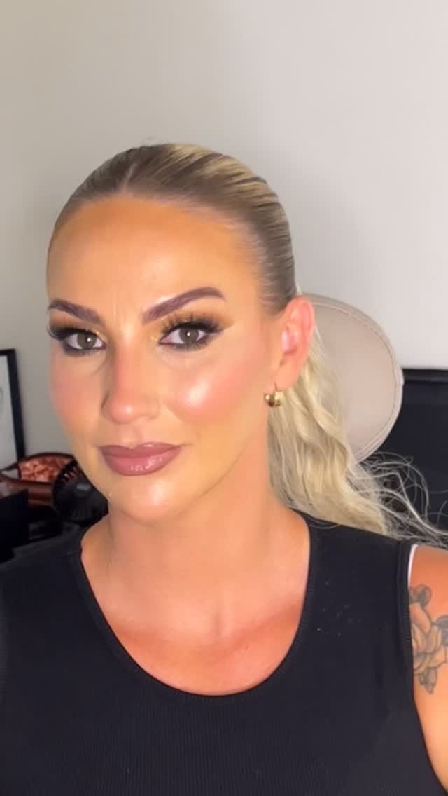 Post 5 by Amy Ayad on Instagram (video)
