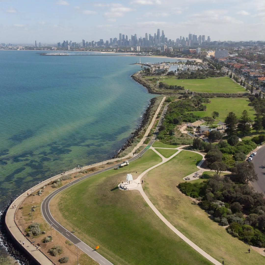 Post 3 by Melbourne Runners on Instagram (carousel)