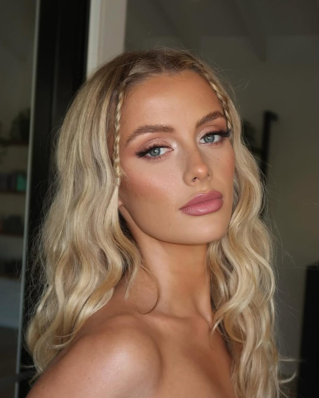 Post 10 by 𝐒𝐀𝐌𝐌𝐈𝐄 𝐋𝐄𝐈𝐆𝐇 on Instagram (carousel)