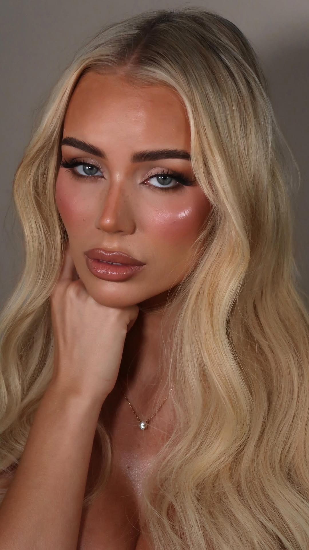 Post 5 by 𝐒𝐀𝐌𝐌𝐈𝐄 𝐋𝐄𝐈𝐆𝐇 on Instagram (video)