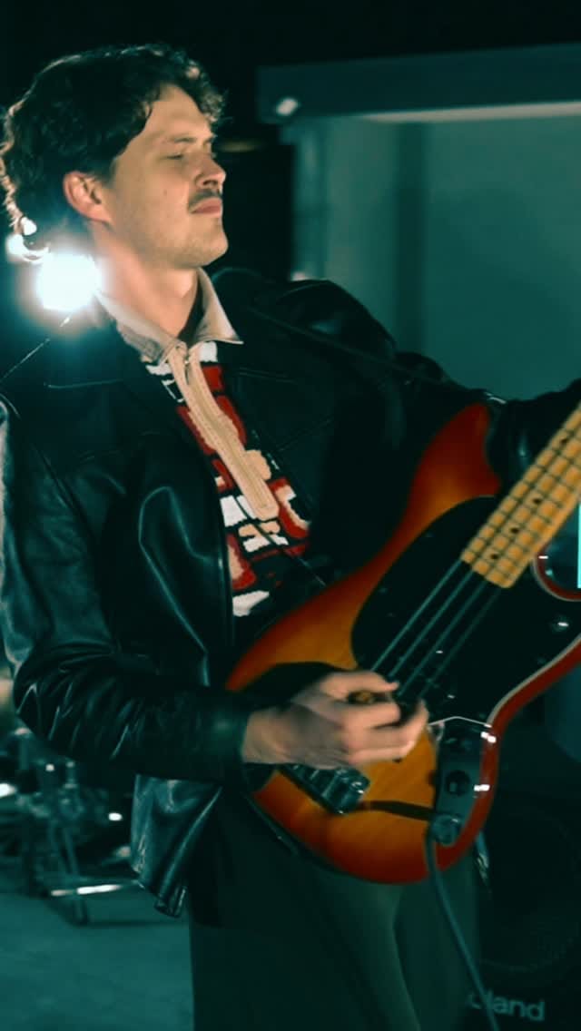 Post 1 by 𝗦𝗜𝗟𝗞𝗬 𝗥𝗢𝗔𝗗𝗦 on Instagram (video)