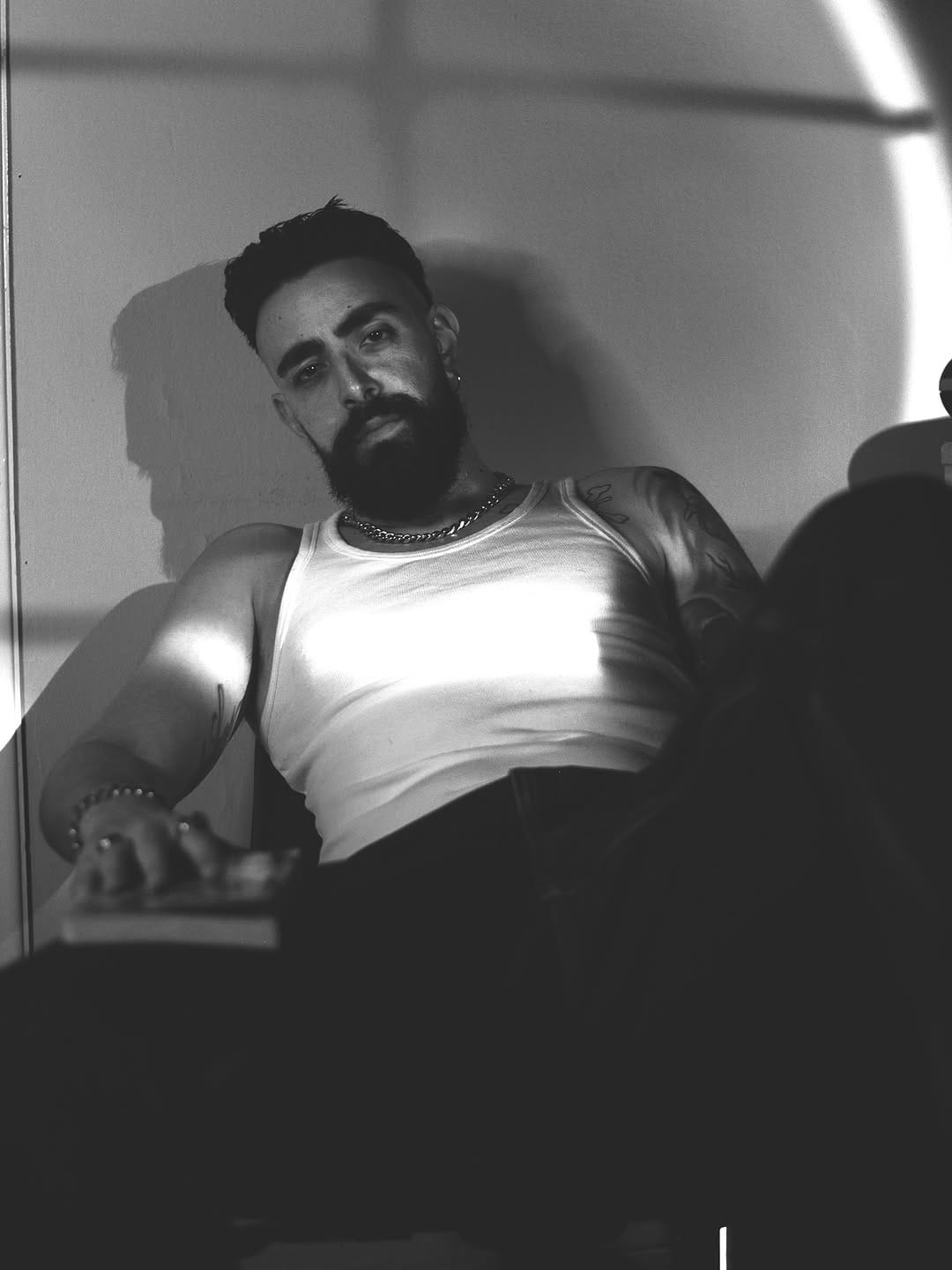 Post 6 by Κοράκι D. (Λόγος Τιμής - Λ.Τ) ⚫ on Instagram (carousel)
