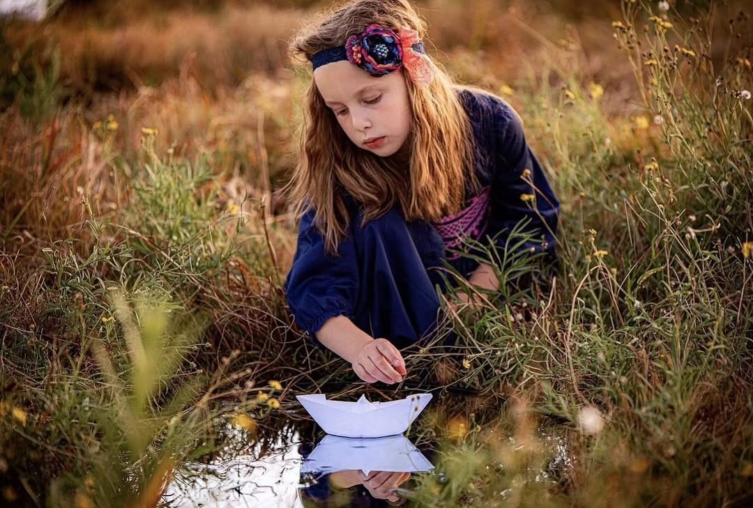 Post 6 by Vintage headbands| bows| wands on Instagram (image)