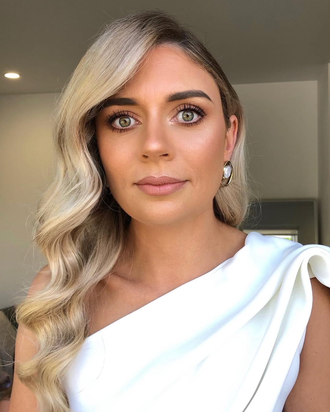Post 7 by BRISBANE BRIDAL MAKEUP ARTIST on Instagram (carousel)