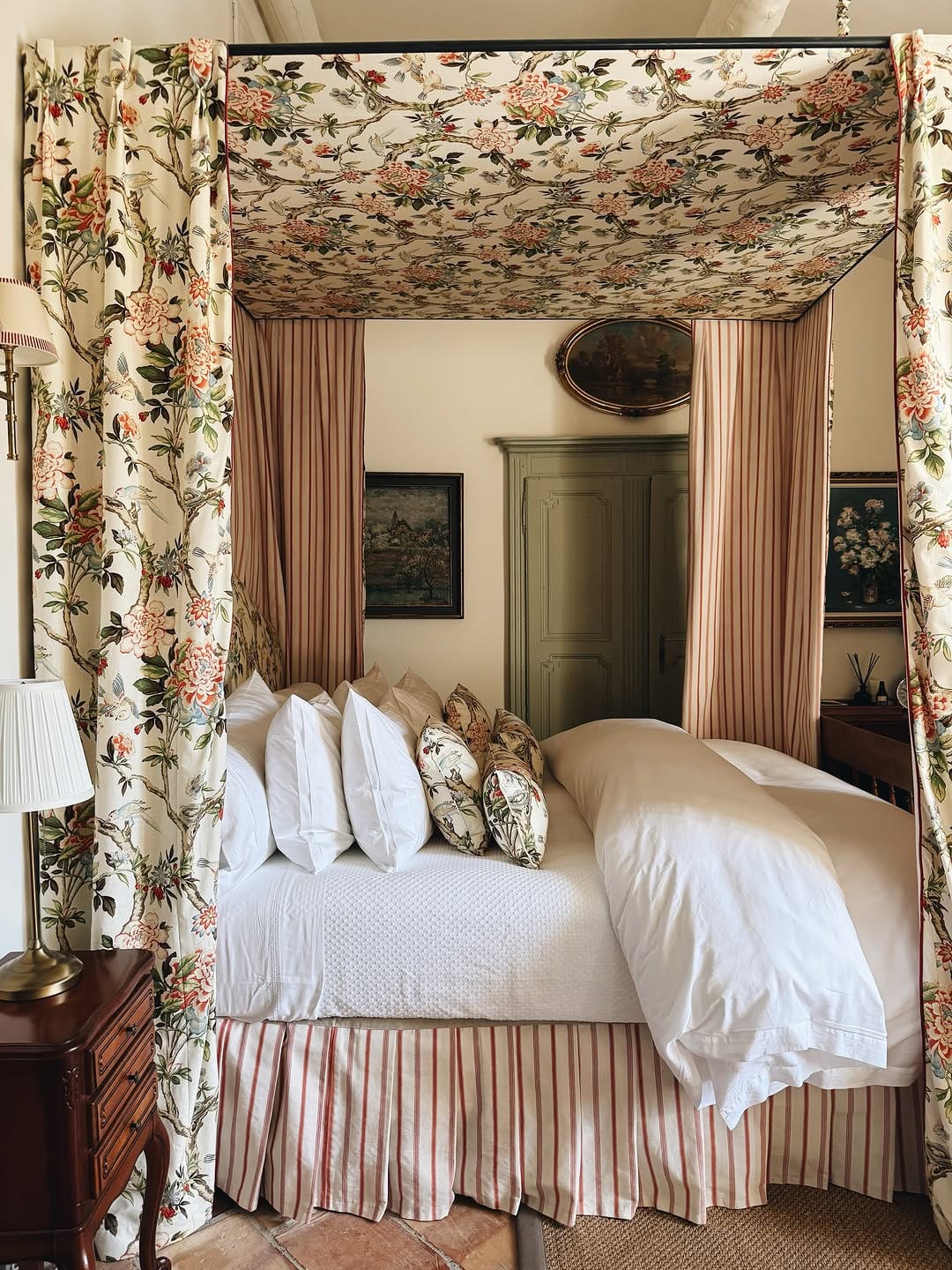 Post 5 by Maison de Frédéric on Instagram (carousel)