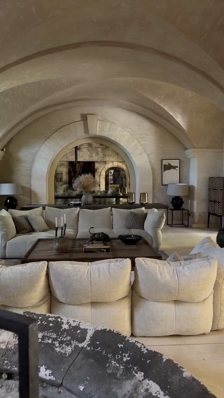 Post 4 by LE MAS DE CHABRAN | Provence Holiday Home on Instagram (video)