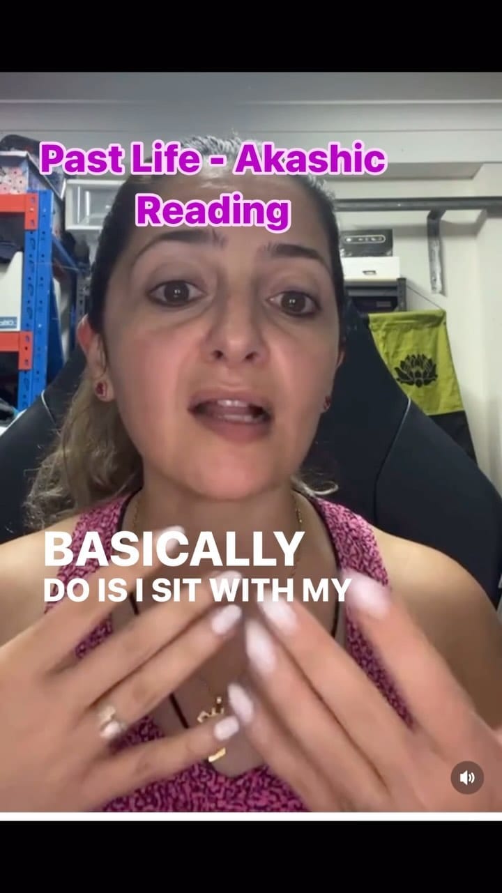 Post 10 by Sanaa Elias on Instagram (video)
