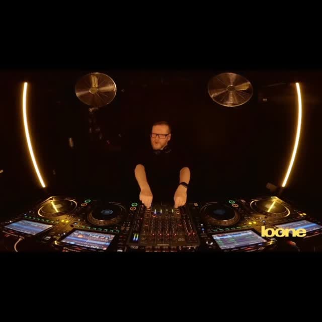 Post 3 by Alexander Kowalski on Instagram (video)