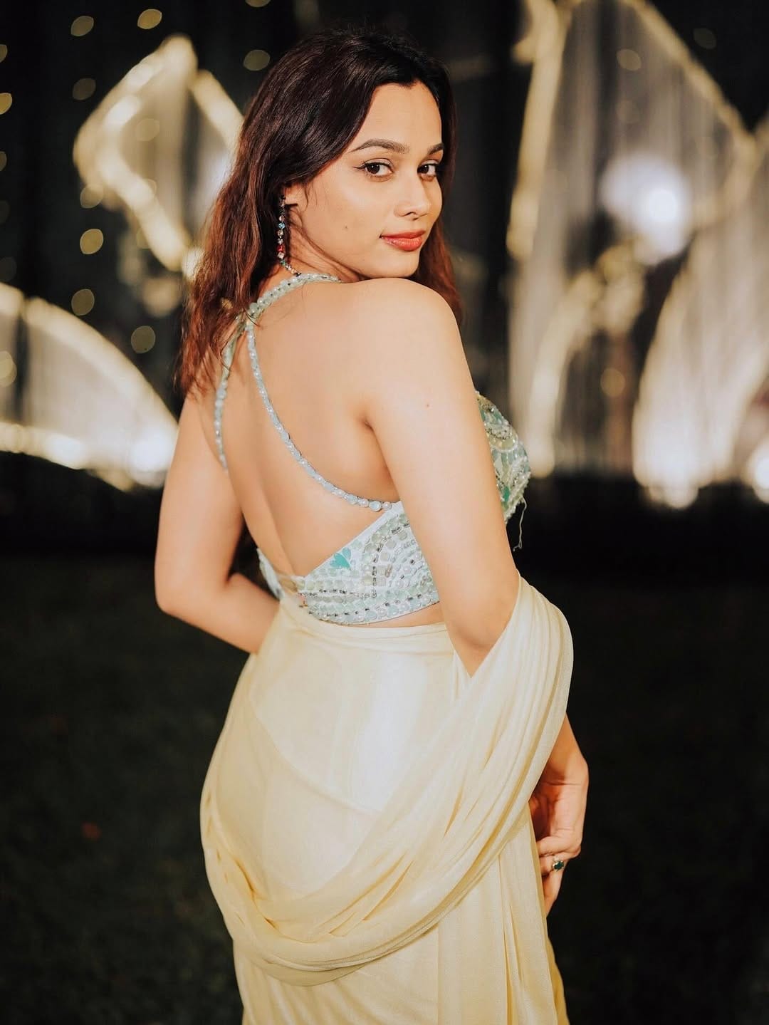 Post 2 by Aishwarya Pandit on Instagram (carousel)
