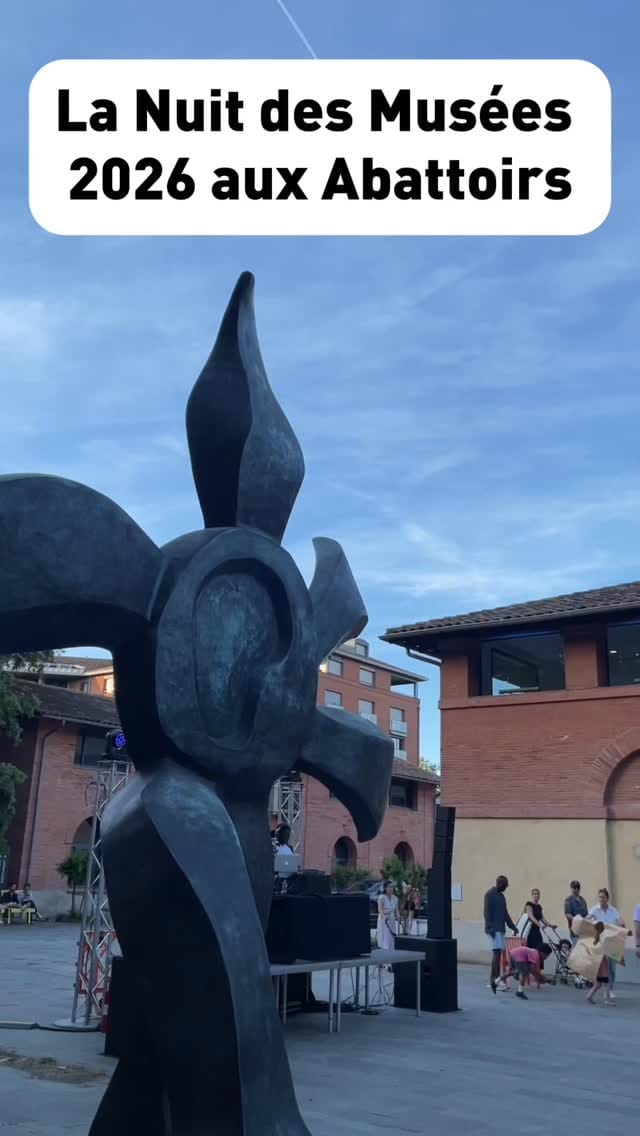 Post 5 by les Abattoirs on Instagram (video)