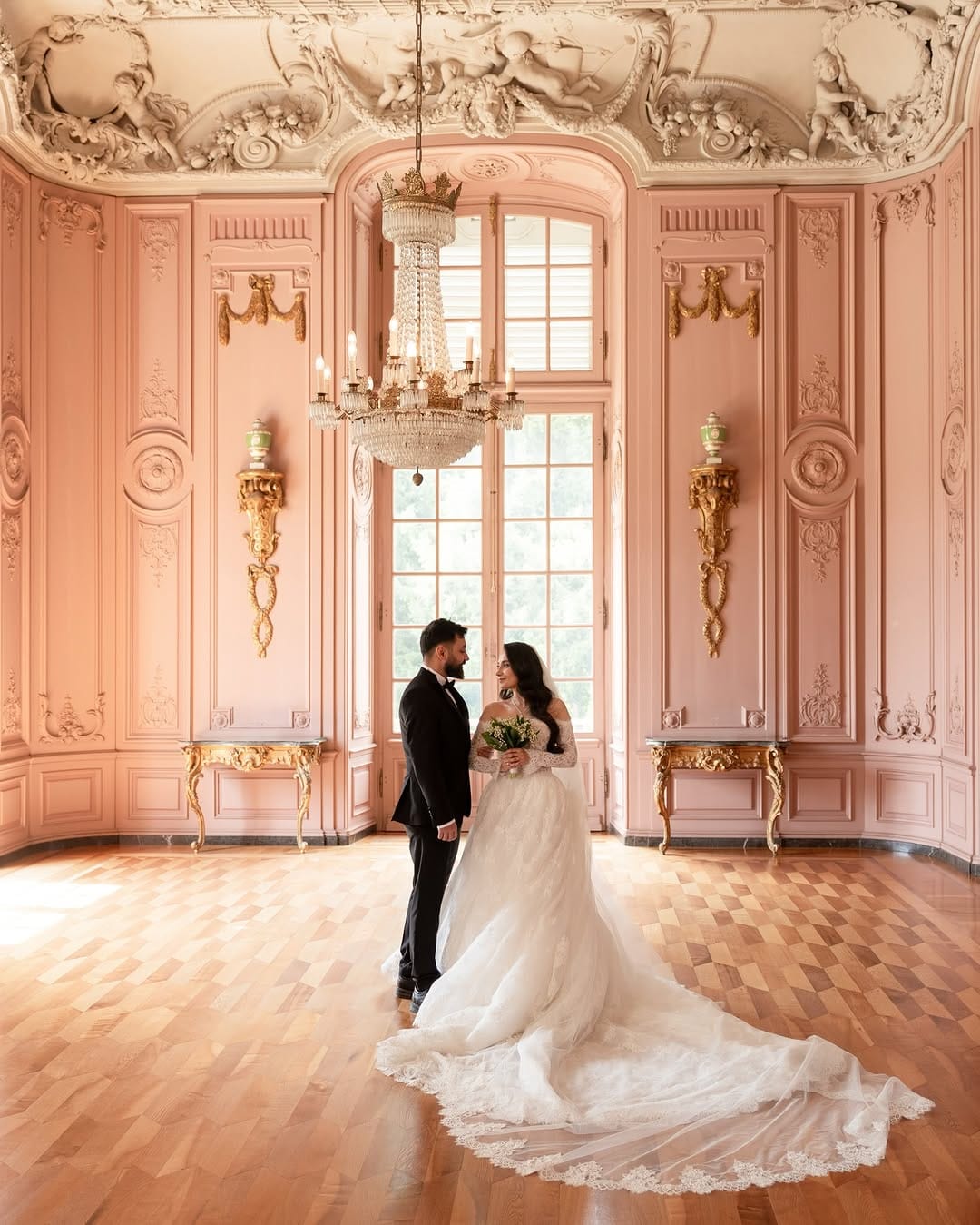 Post 3 by Anastasia Kosheleva wedding  photographer Amsterdam on Instagram (carousel)