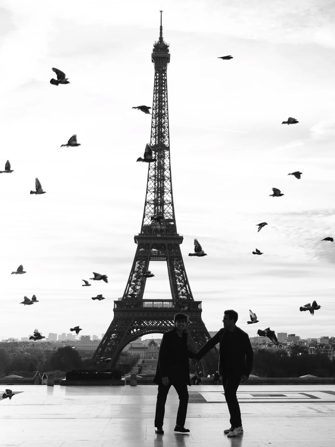 Post 9 by Mikael Moura | Fotógrafo em Paris 🇨🇵 Photographer in paris on Instagram (carousel)