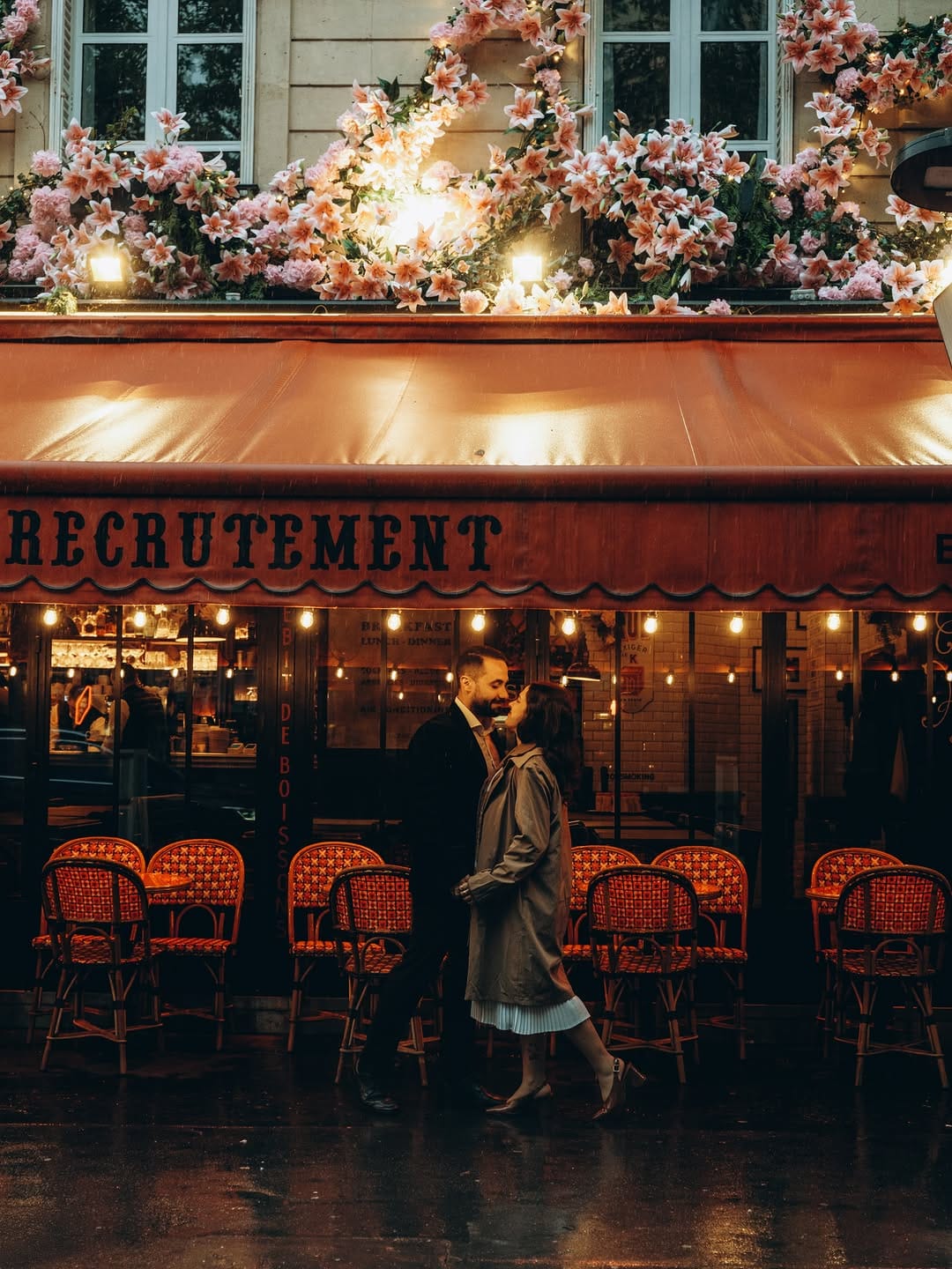 Post 1 by Mikael Moura | Fotógrafo em Paris 🇨🇵 Photographer in paris on Instagram (carousel)