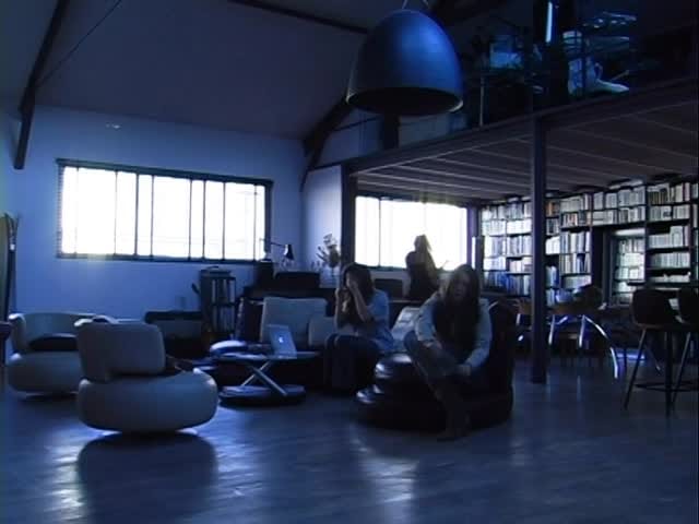Post 5 by Kiana on Instagram (video)