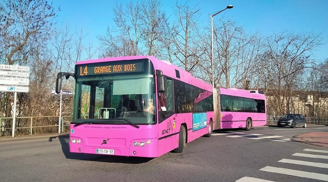 Post 8 by Enzo, 20 ans, Ma passion : les bus 🚌 on Instagram (image)
